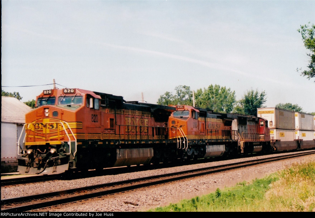 BNSF 820 East